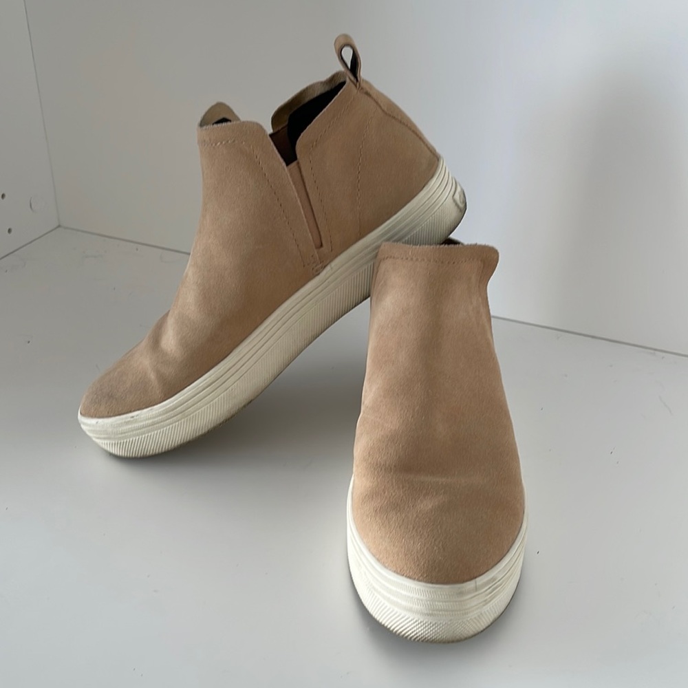 J Slides 8.5 pink bootie sneaker